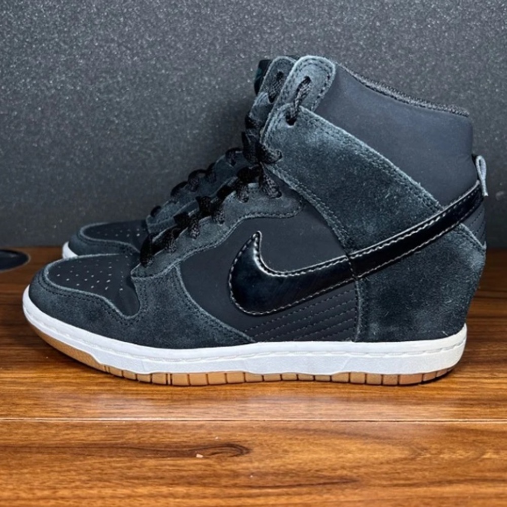 Nike Dunk Sky Hi Women's Size 7 Shoes Hidden Wedge Heel